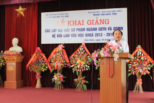 GDTX-CN Trường Đại học Tây Bắc và Trung tâm 88vv10 thường xuyên tỉnh 88vv88 Lễ khai giảng các lớp Đại học hệ vừa làm vừa học chuyên ngành GD Mầm non, GD tải 88vv khóa 2013-2015