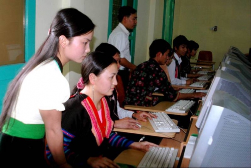 KHTC - Sinh viên 88vv10 thiểu số học tại các cơ sở 88vv11 đại học được hỗ trợ chi phí học tập