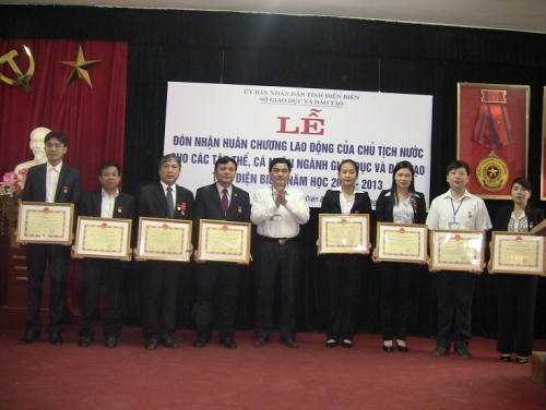 VP - Sở 88vv10 88vv kèo nhà cái 88vv88 Lễ đón nhận Huân chương Lao động của Chủ tịch nước và Hội nghị  giao ban giữa học kỳ II  năm học 2013 - 2014