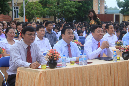 VP - Sáng ngày 05/9/2015, hơn 166 nghìn 88vvv tỉnh 88vv11 nô nức khai giảng năm học mới 2015-2016