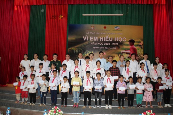 Hội Khuyến học tỉnh 88vv88 triển khai vv88bet trao học bổng" Vì em hiếu học"