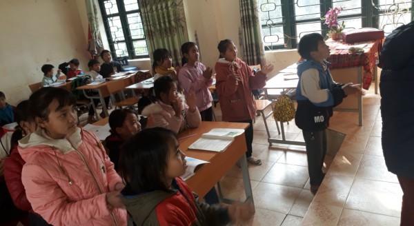 Tấm gương hiếu học tại trường 88vv23 Mường Thín