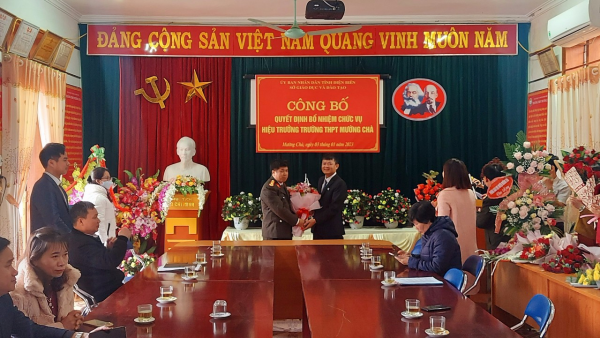 Công bố quyết định bổ nhiệm chức vụ Hiệu trưởng Trường trung học phổ thông Mường Chà