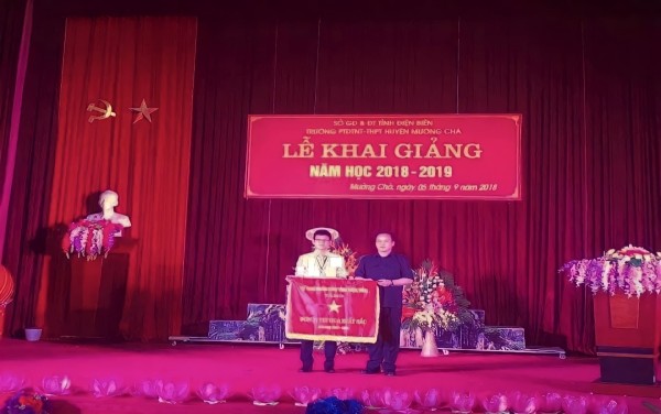Niềm vui lớn của mái trường được nhận Bằng khen của Thủ tướng Chính phủ