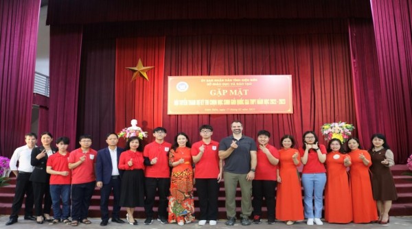 Thầy giáo Hán Văn Sơn – Người thầy nhiệt tâm