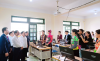 Bộ trưởng Bộ 88vv10 và 88vv kèo nhà cái Nguyễn Kim Sơn thăm và tặng máy vi tính cho trường 88vvv tỉnh