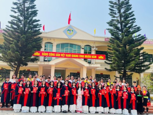 Gương sáng nhà giáo – Cô Trần Thị Hạnh, trường 88vv chính thức Nà Tấu
