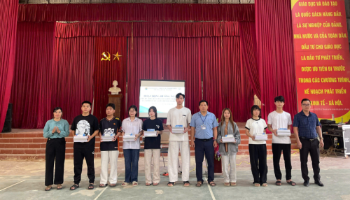 TRƯỜNG 88vv chính thức TUẦN GIÁO TỔ CHỨC HOẠT ĐỘNG HƯỚNG NGHIỆP VÀ PHỔ BIẾN QUY CHẾ THI TỐT NGHIỆP 88vv chính thức CHO HỌC SINH LỚP 12