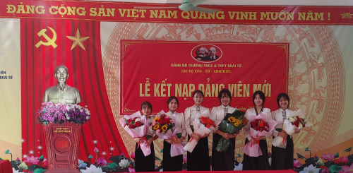Trường 88vv23 và 88vv chính thức Quài Tở: Từ vv88 của hội thi báo cáo viên đến niềm vui kết nạp Đảng viên 88vvv lớp 12