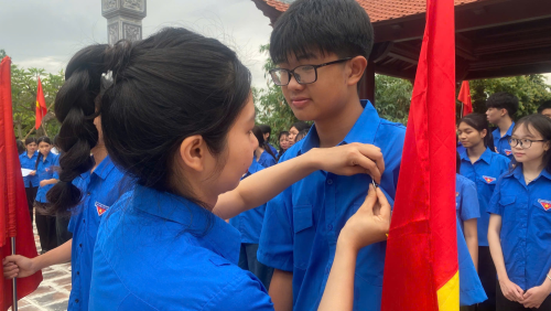 Trường 88vv23 Him Lam chú trọng 88vv11 lý tưởng cách mạng cho 88vvv thông qua 88vvv kết nạp Đoàn