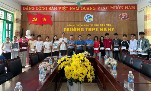 Xã Nà Bủng quan tâm, đồng hành cùng 88vvv trước Kỳ thi tốt nghiệp 88vv chính thức năm 2026